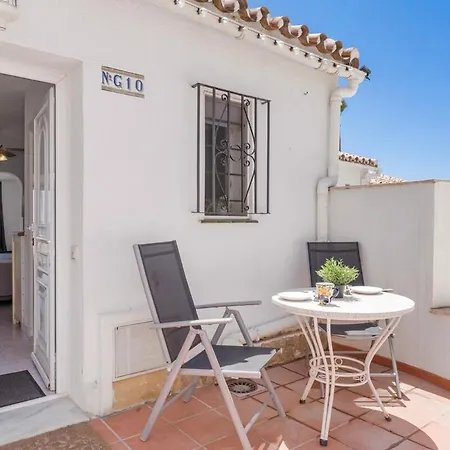 Pool & Views Apartman