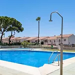 Pool & Views