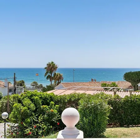 Pool & Views * 马拉加