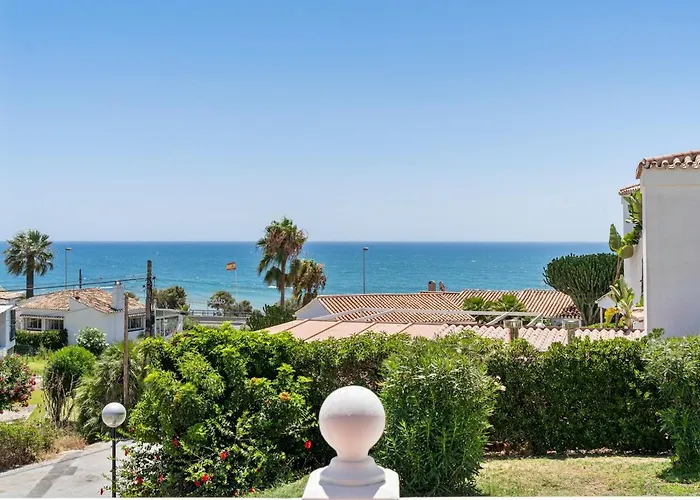 Pool & Views * 马拉加